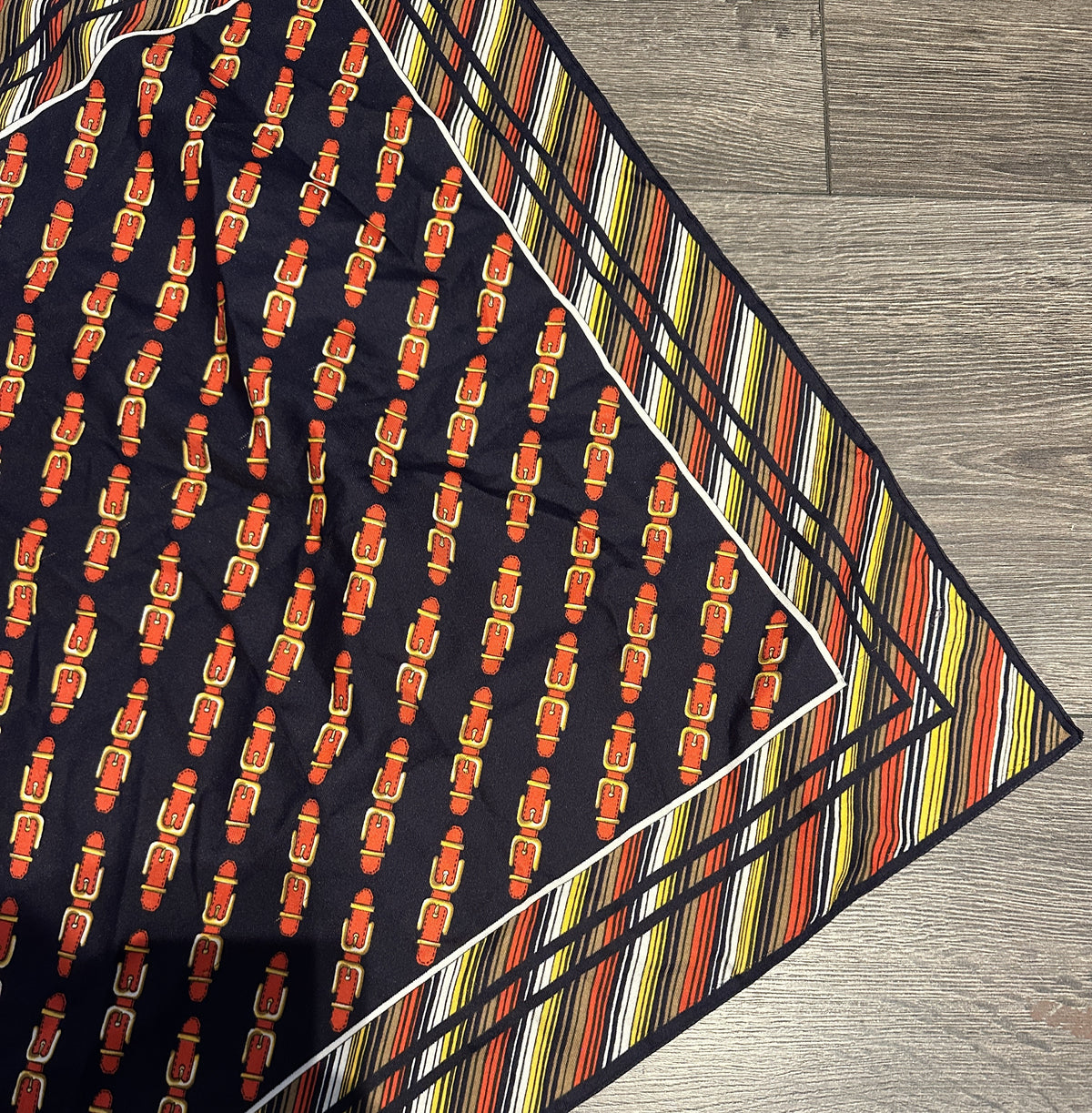 Vintage skjerf fra Fiorini
