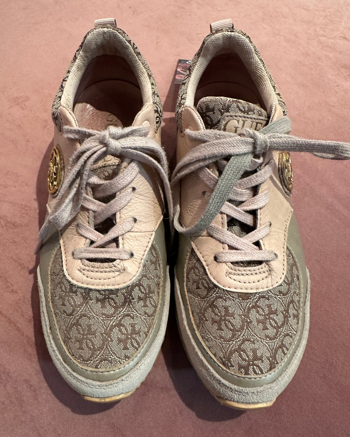 Sneakers – Guess