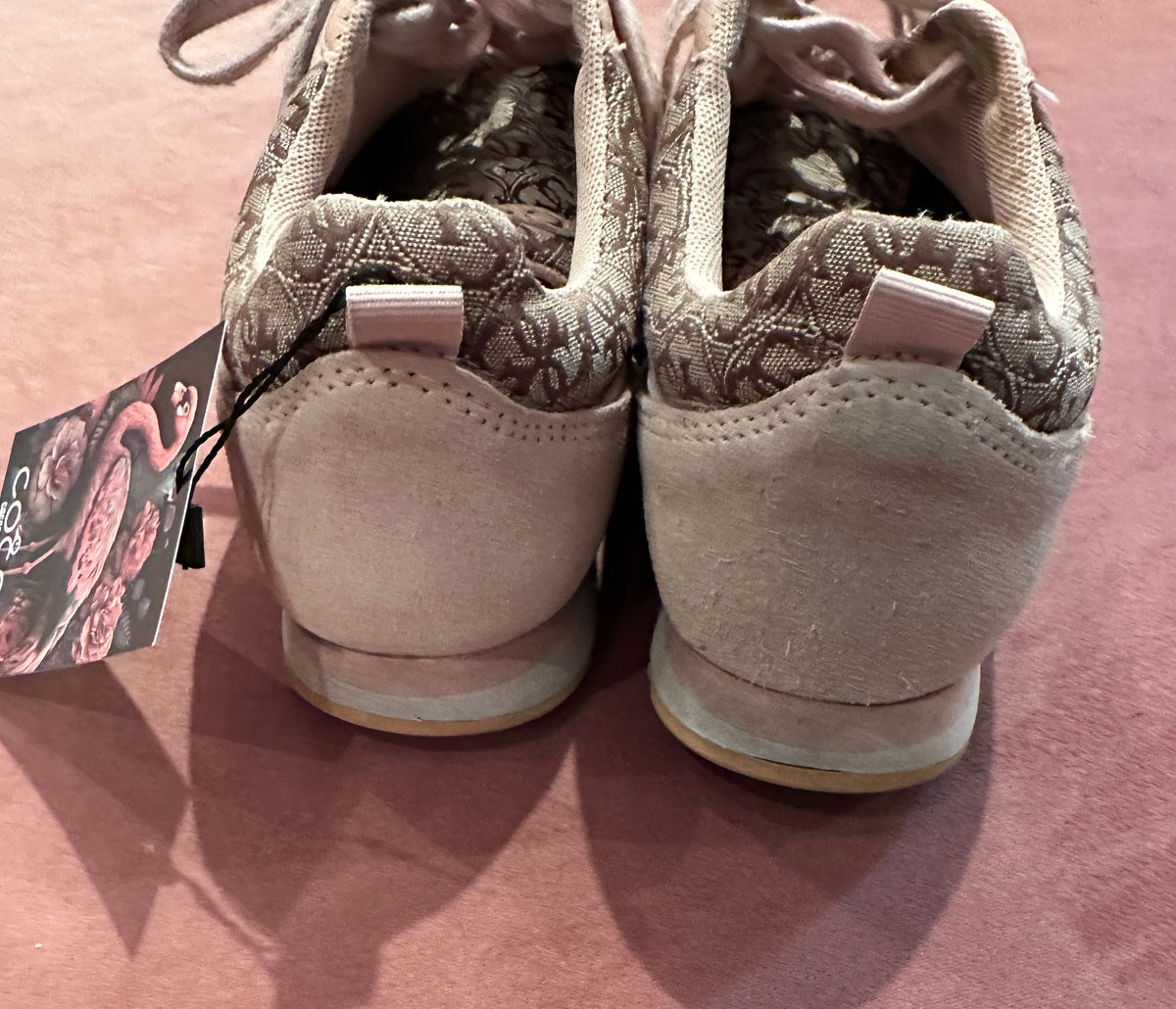 Sneakers – Guess