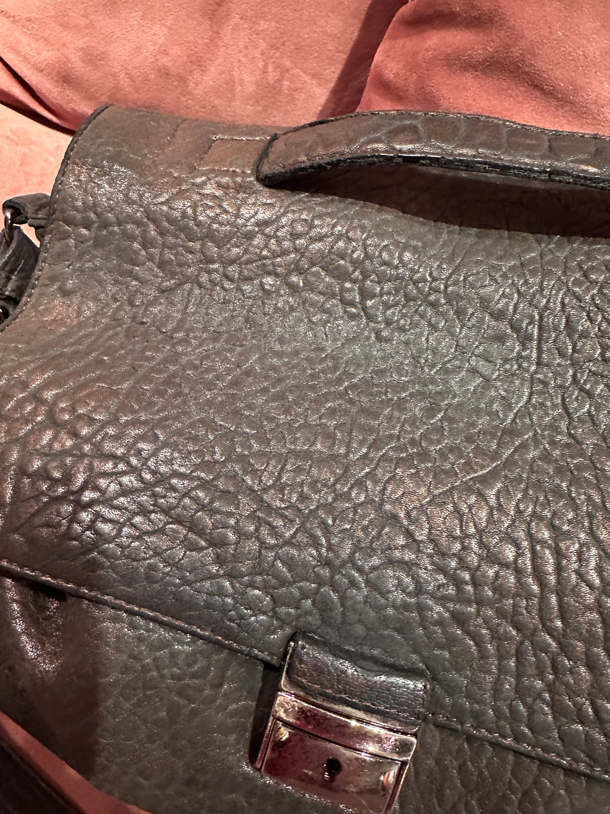 "Postveske" i lær fra Cala Jade