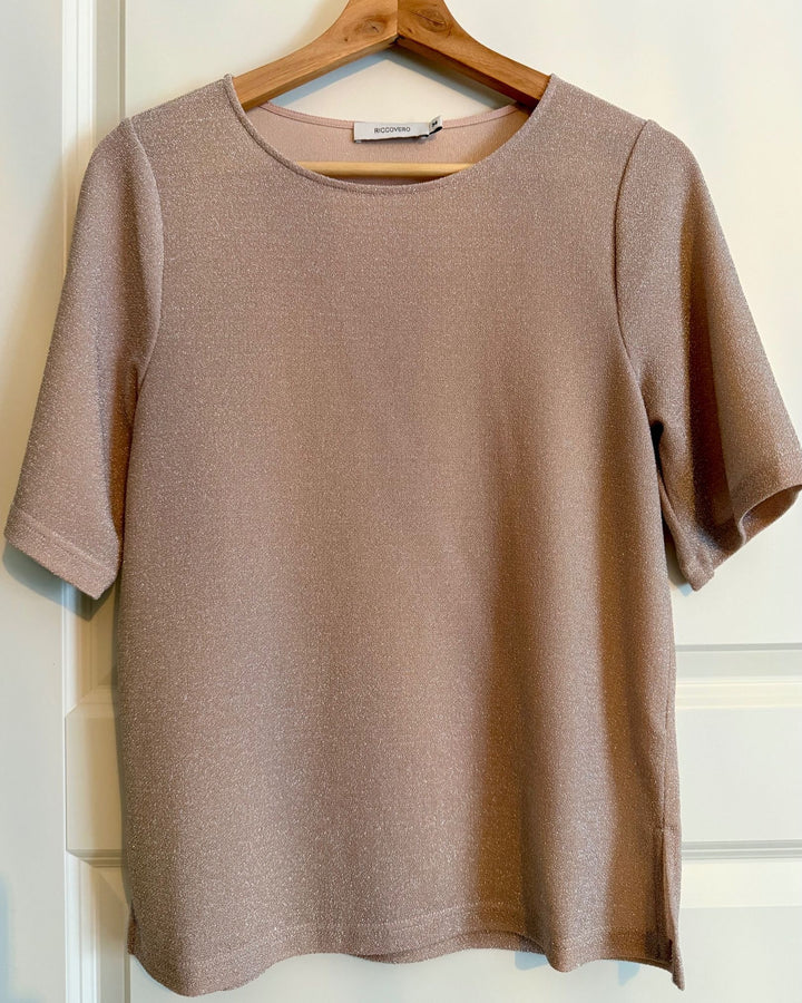 Gullfarget T-shirte