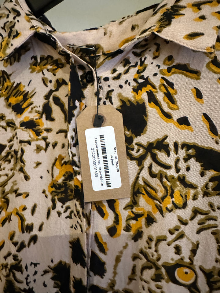 Leopardmønstret Skjortkjole