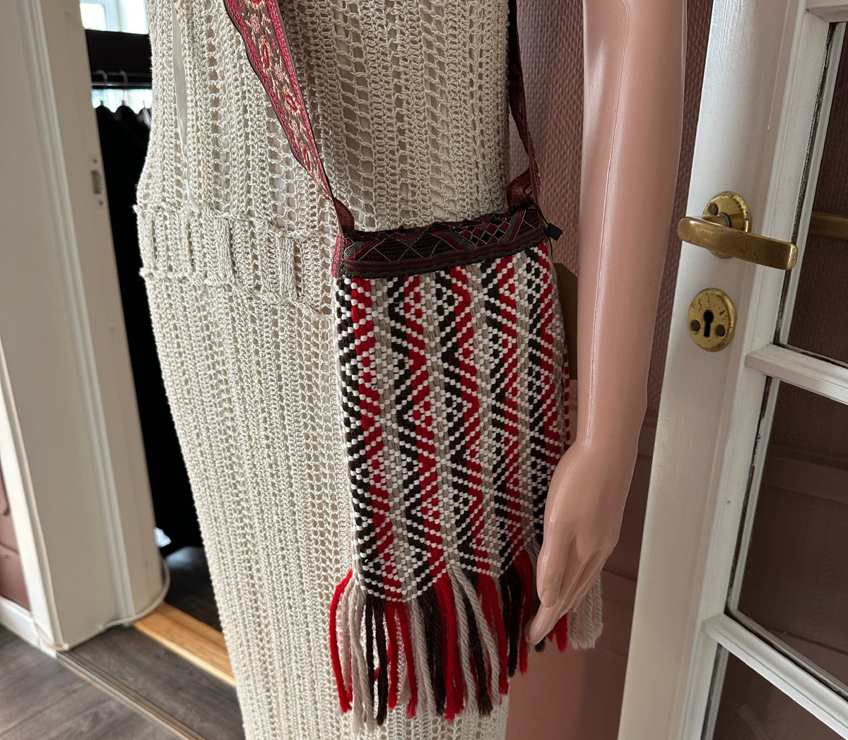 COCOO NO Liten crossbody-veske i ull