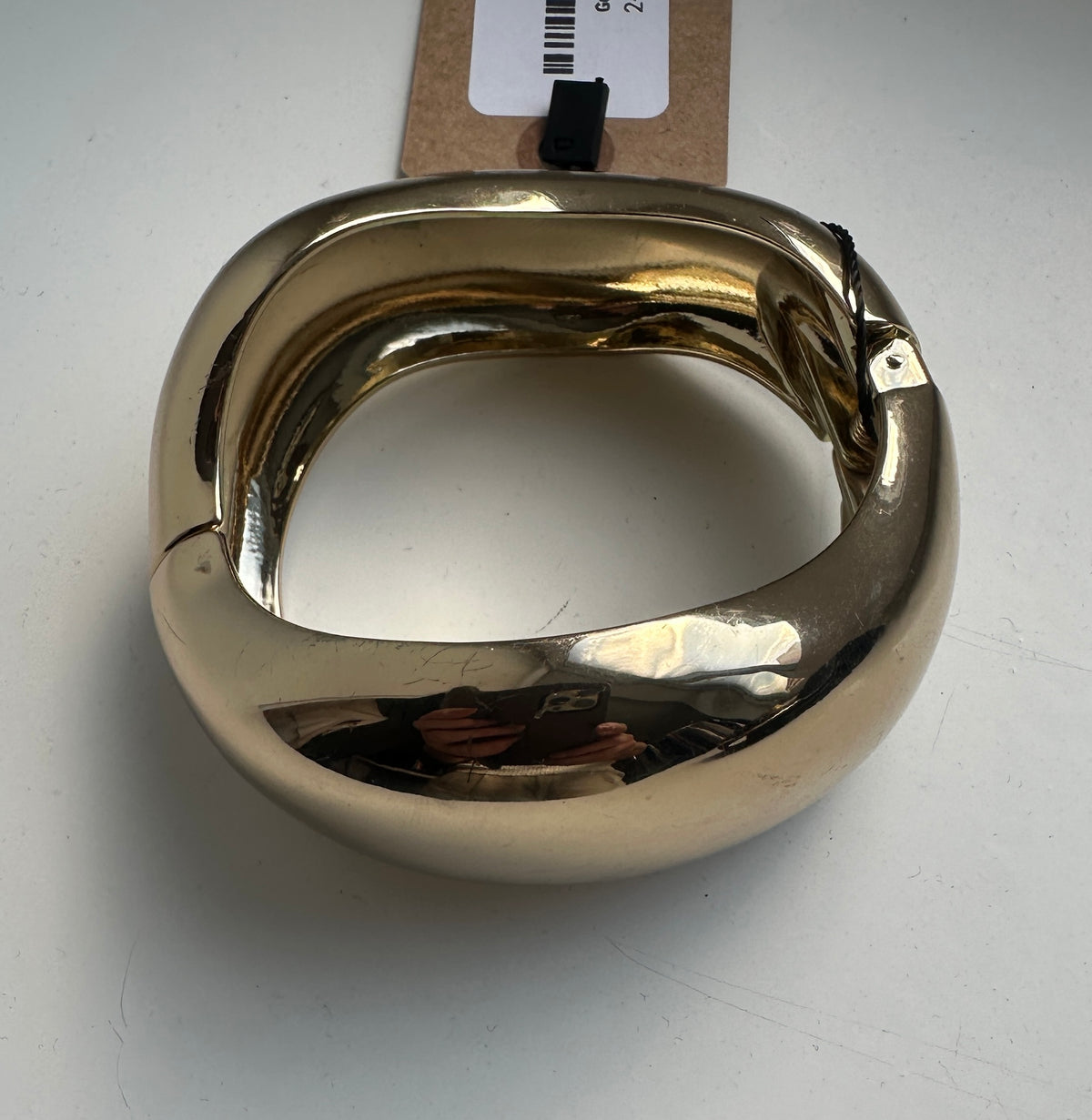 Gullfarget armbånd