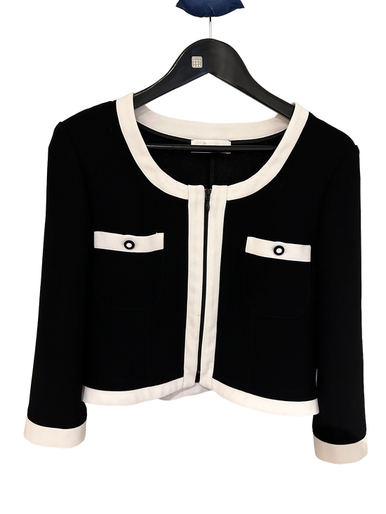 Kort dresset jakke fra Elinette