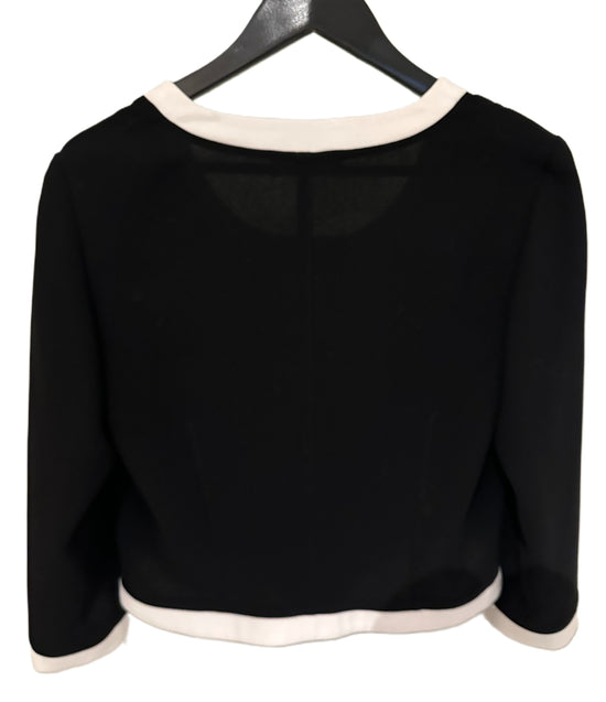 Kort dresset jakke fra Elinette