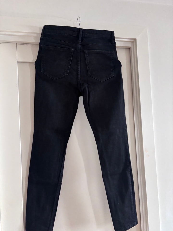 Sorte jeans fra Mango