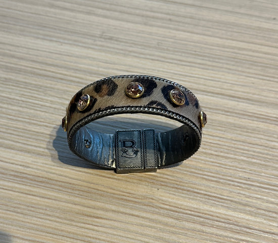 Bredt armbånd i lær og pels