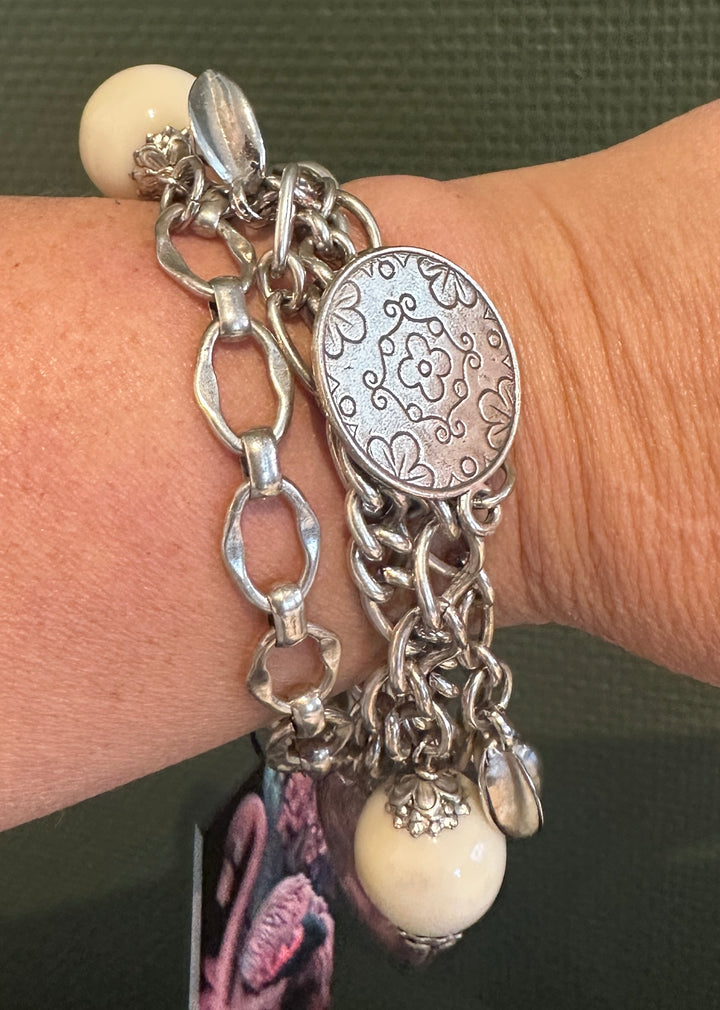 Armbånd med mange charms