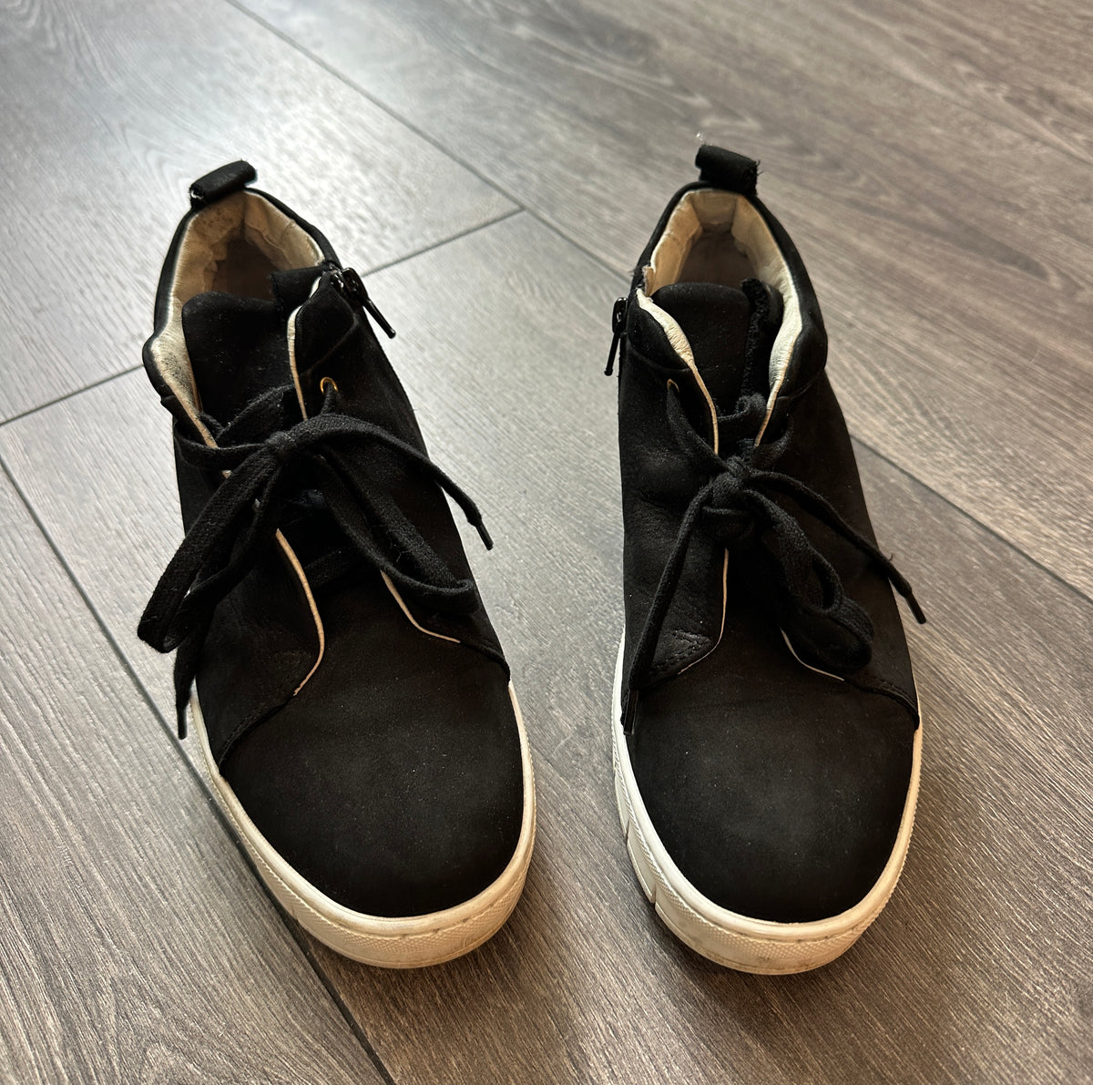 Sneakers fra Nude of Scandinavia