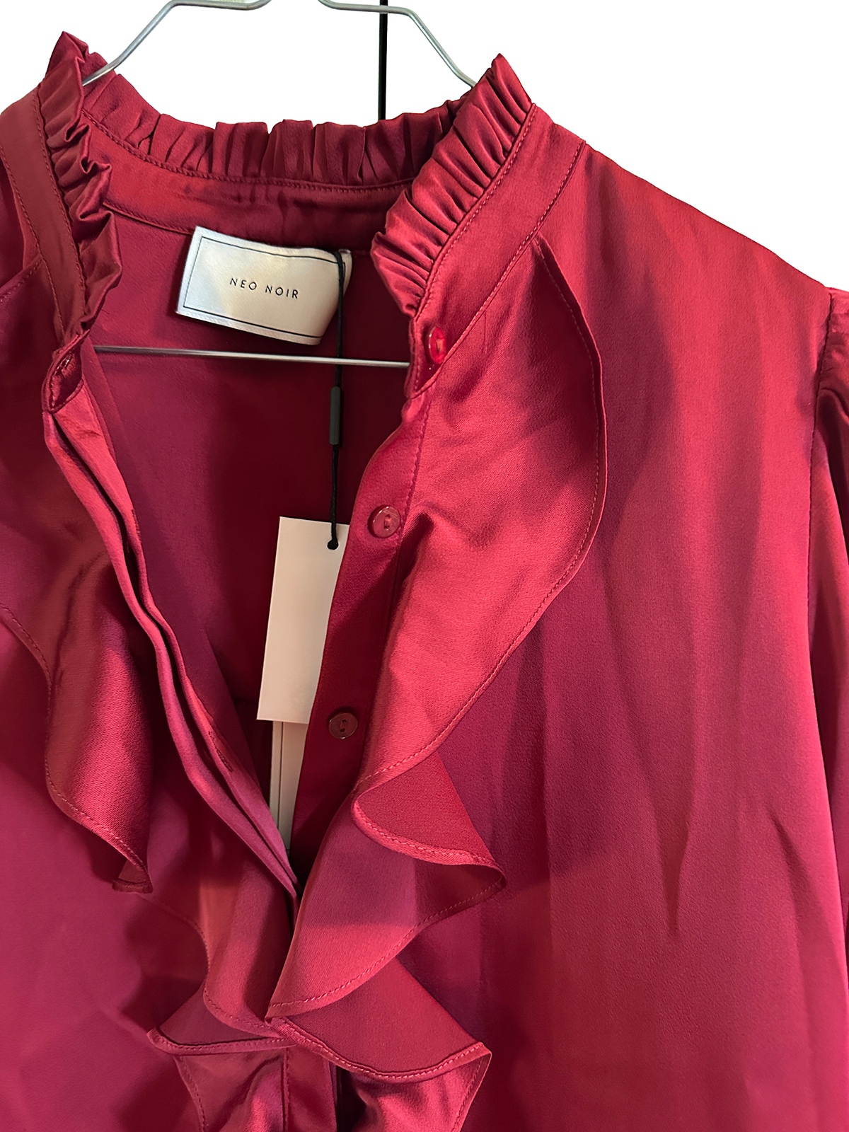 Rød bluse fra Neo Noir