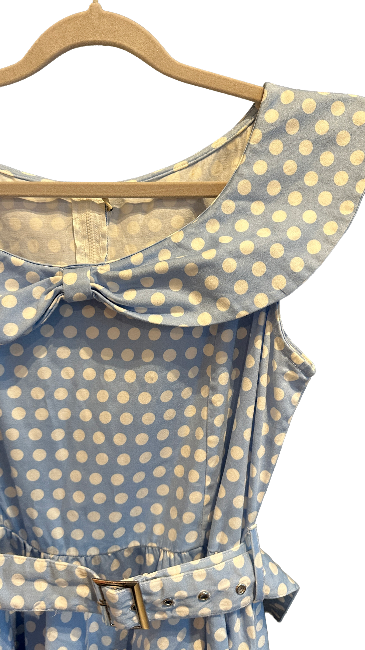 Prikkete kjole i vintagestil