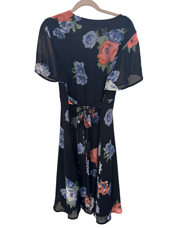 Blomstrete kjole (Kun på nett)
