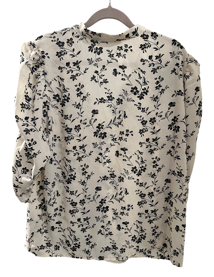 Hvit blomstrete bluse fra Ichi