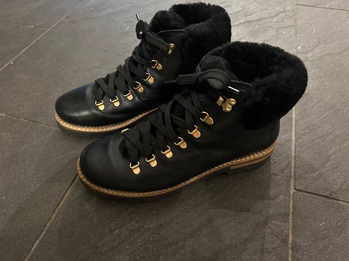 Skinnboots fra Stockholm Design Group