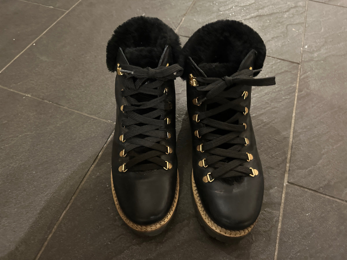 Skinnboots fra Stockholm Design Group