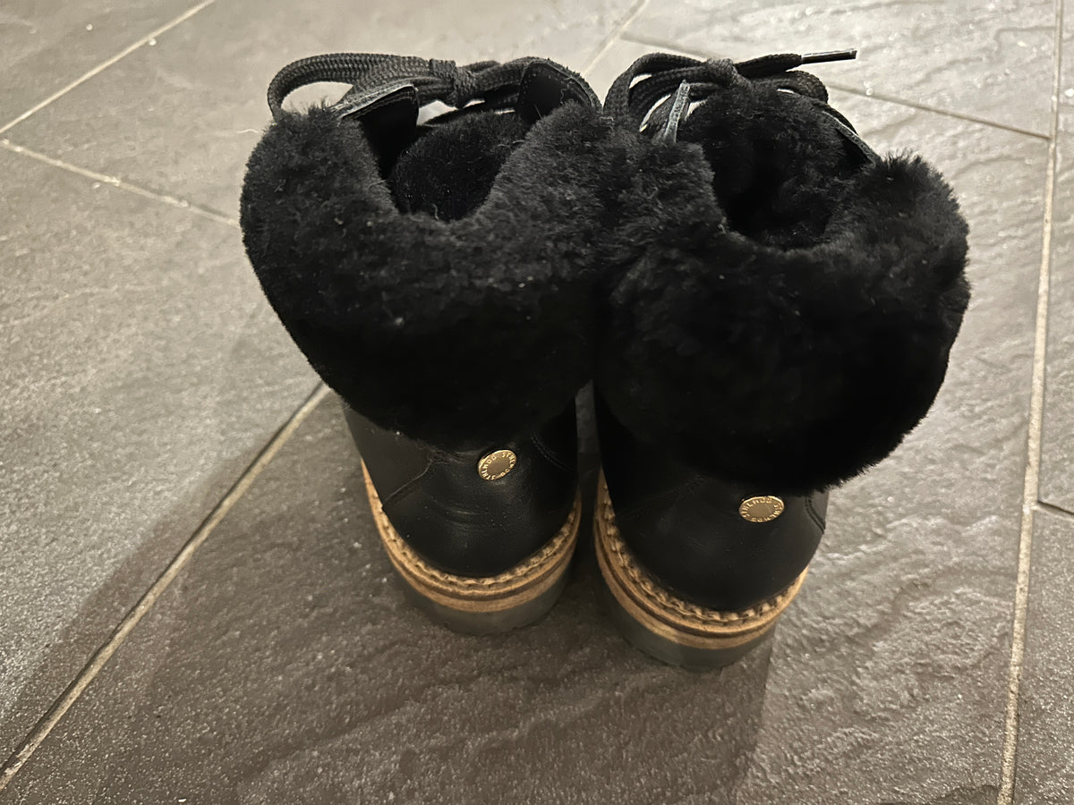 Skinnboots fra Stockholm Design Group
