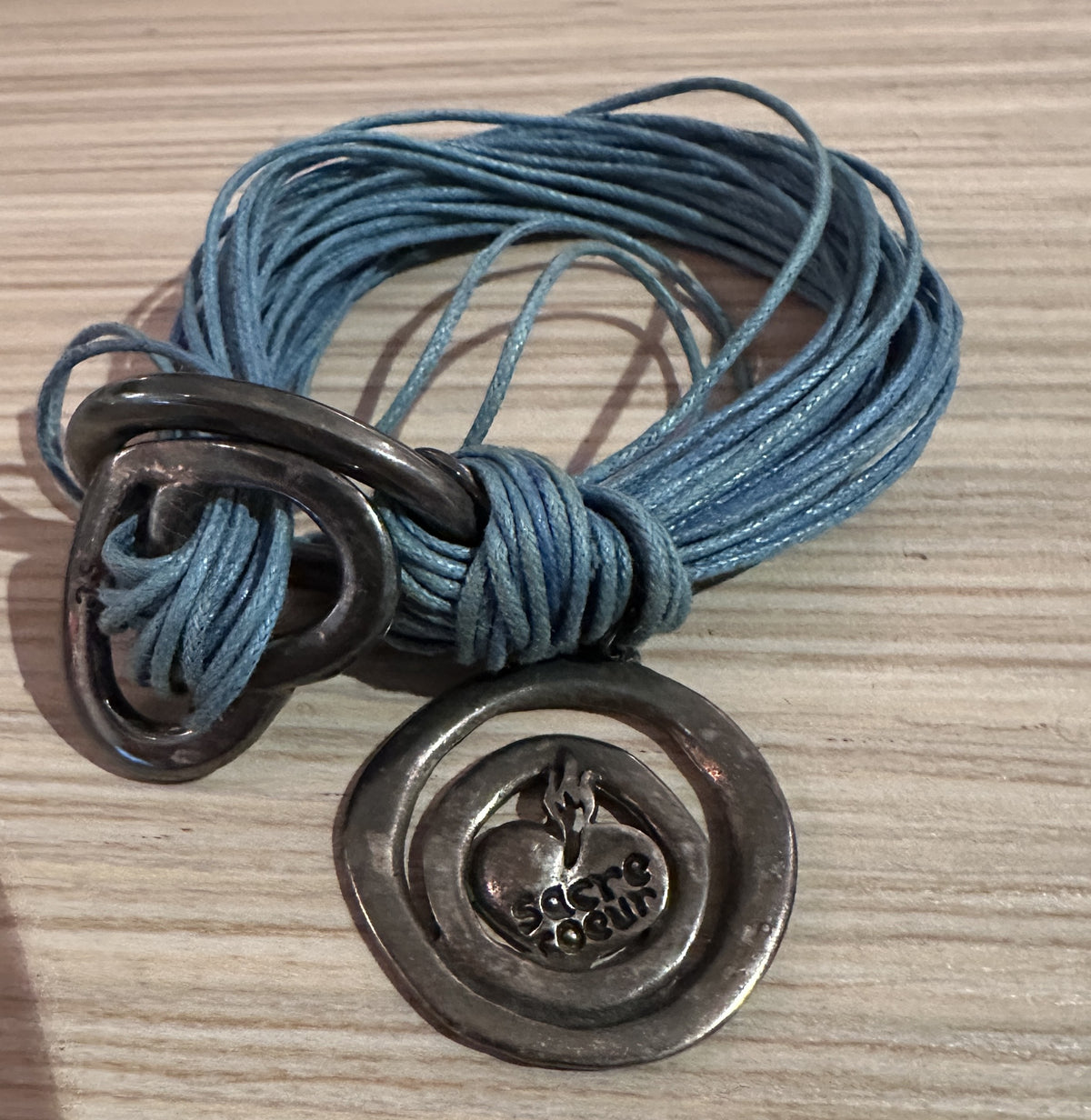 Lyseblå armbånd